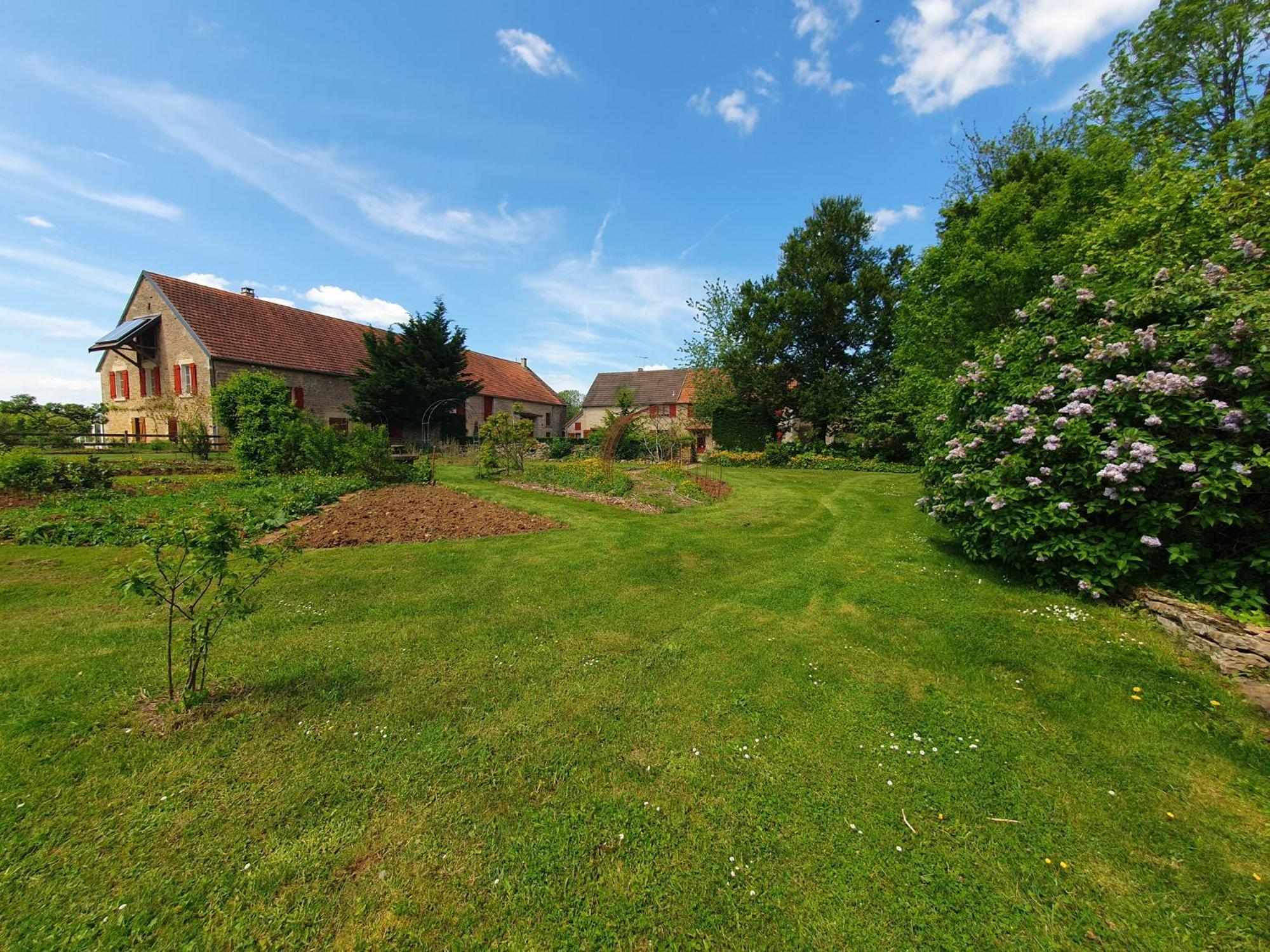 Bed and breakfast Jardin des Sens, la Rente d'Eguilly Extérieur photo